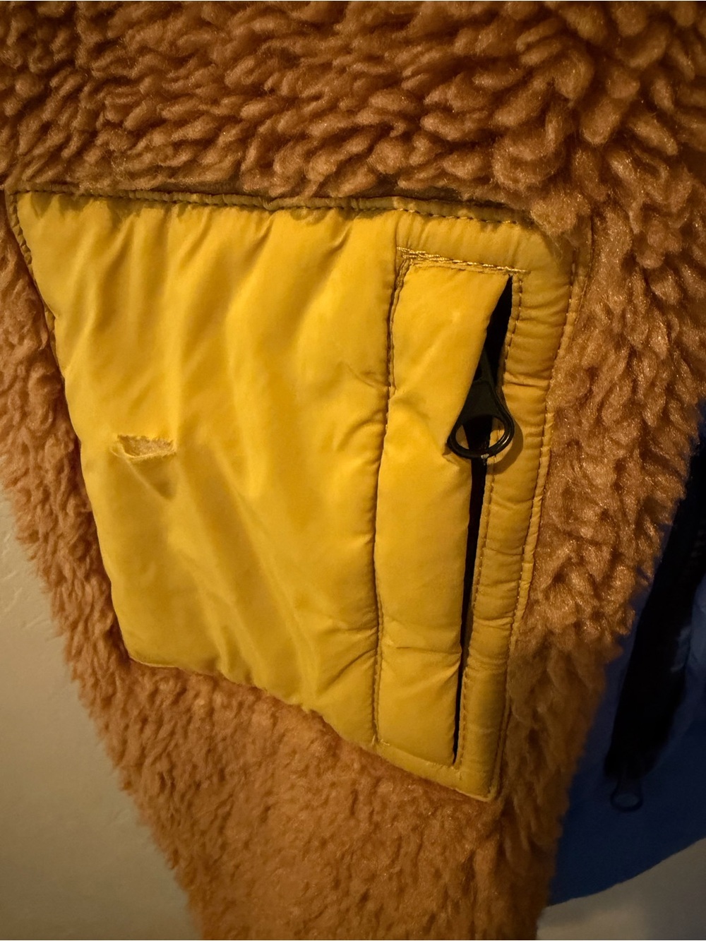 KULE Krispie Colorblock Sherpa Jacket - Picture 9 of 9